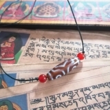 Ciondolo Talismano DZI in Agata - 3 OCCHI - PROSPERITÀ - Originale Tibet da 3,8cm