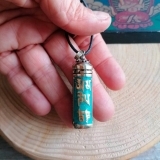 Cilindro GHAU TIBETANO Amuleto di Protezione - Ciondolo Scatolina e Mantra - Cod.GA82