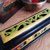 Porta Incenso Bauletto Tibetano - 4 Simboli di Buon Auspicio - Fessura Verde